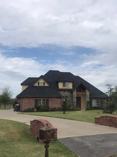 Beautiful new roof installation on Oklahoma home